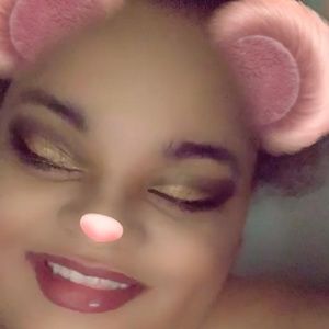 Meet your Posher, Becky